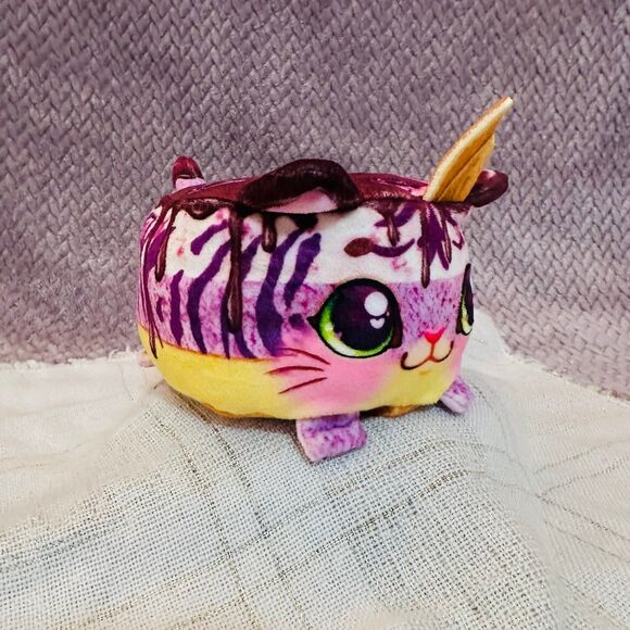 Cookeez Makery Freezy Cakes Tiger Berry Ripple Scented Plush- Tested! - Picture 2 of 6